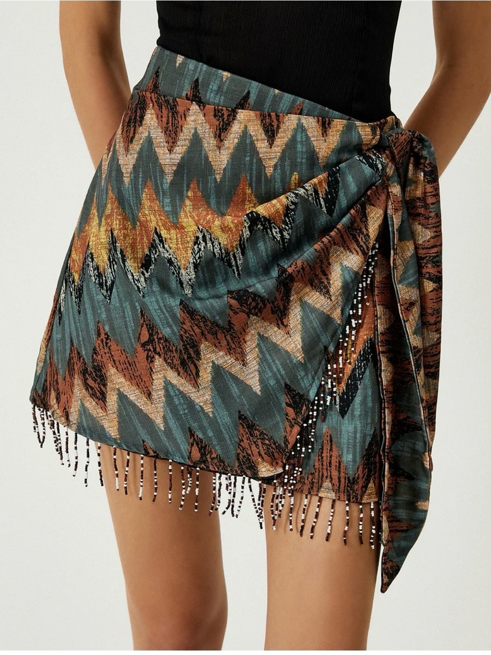 Elegant Zigzag Mini Skirt in Green and Gold